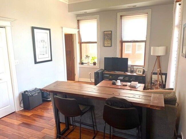 Foto del edificio - 932 N Noble St