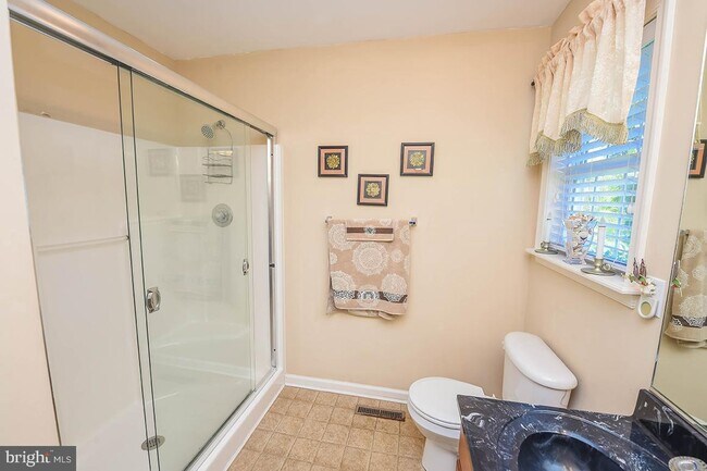 Foto del edificio - 904 Sapphire Ct