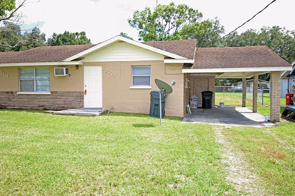 Primary Photo - Clyde St - 2218-2220