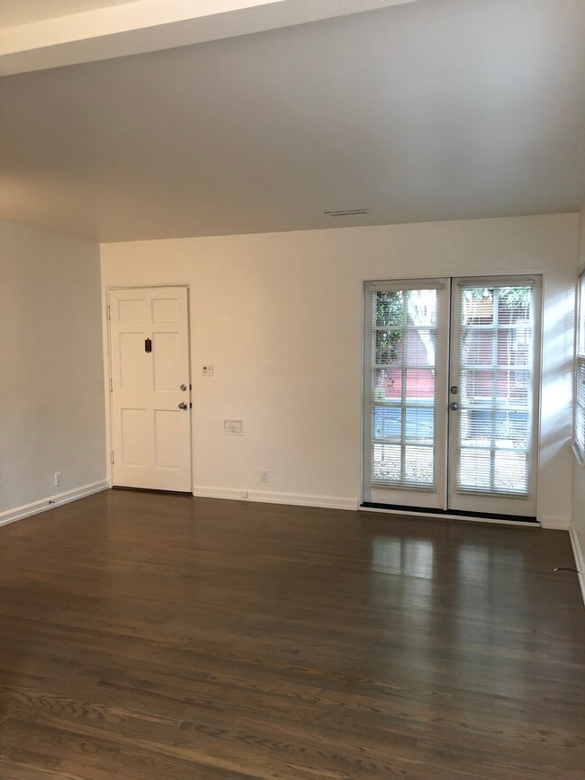 Building Photo - 2437 34th St