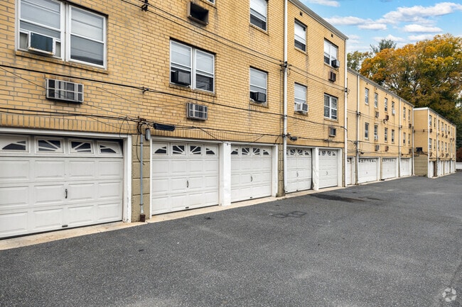 Garages - Karen Court