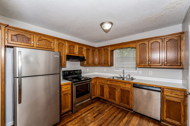 Building Photo - 6536 Chrissy Dr