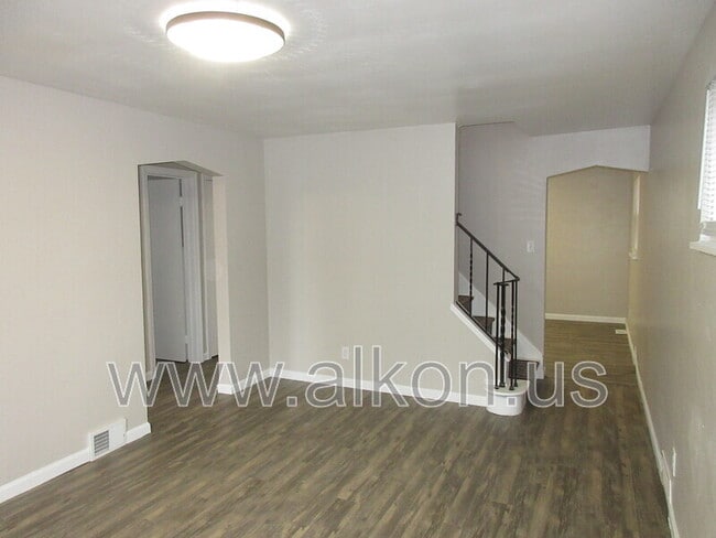 Foto del edificio - 346 Connor St