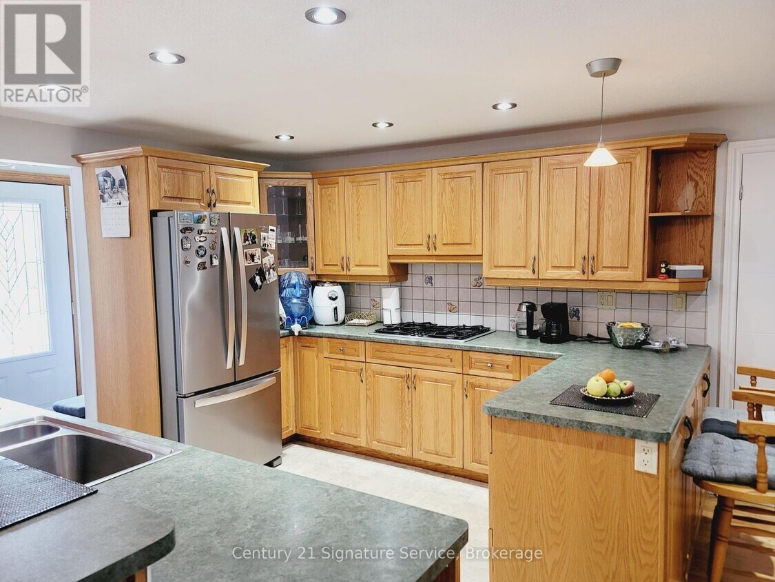 Primary Photo - 1127 Bleiler St