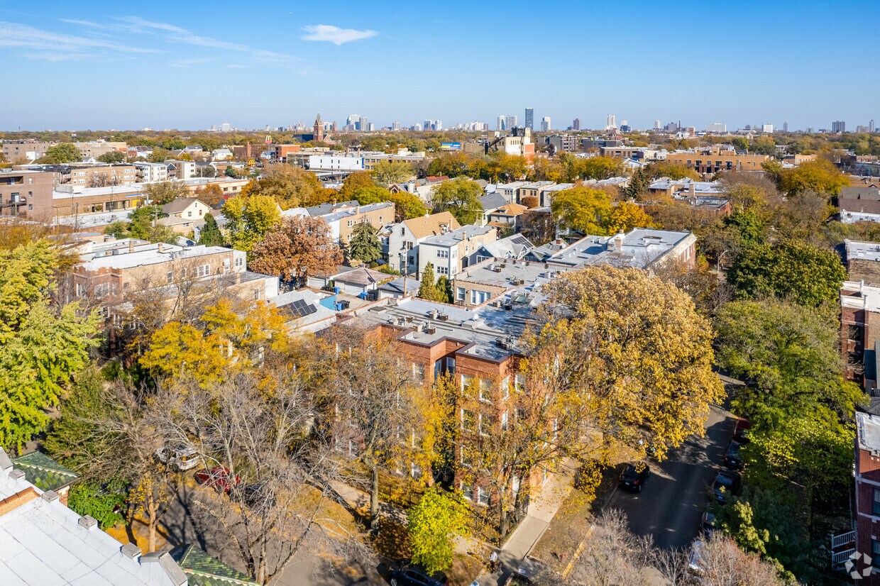 Aerial Photo - 2520 W Leland Ave
