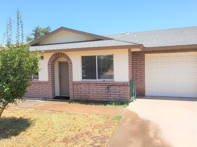Building Photo - 10111 N 96th Dr