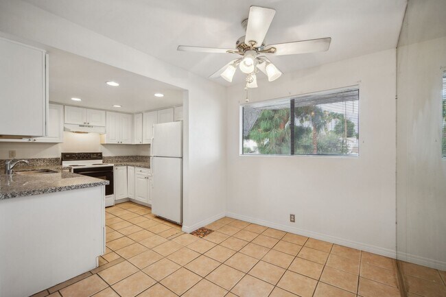 Foto del edificio - 5301 E Waverly Dr