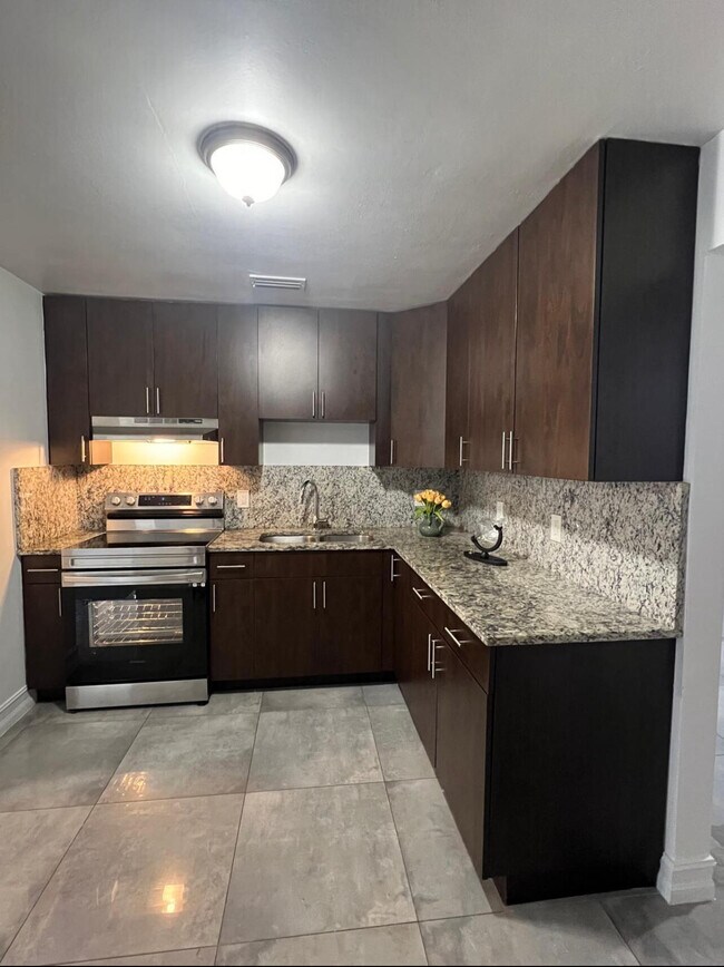 Foto del edificio - 4600 Forest Ln