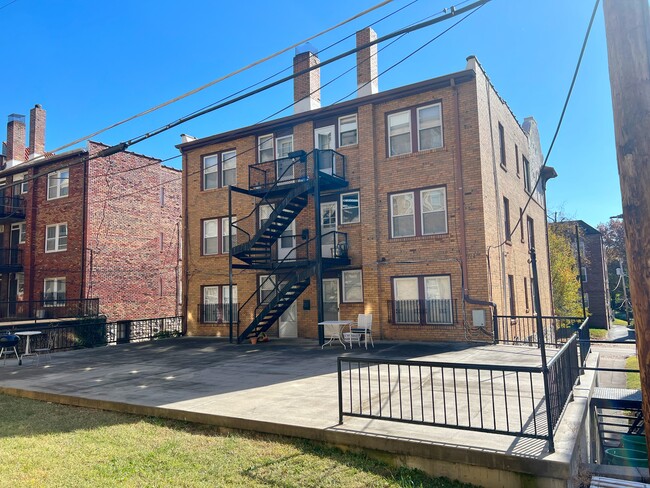Building Photo - 7533 Buckingham Dr