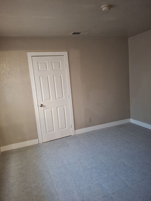 Foto principal - NEWLY RENOVATED 1BD 1BTH!! ALL UTILITIES INCLUDED! APPLY NOW!!