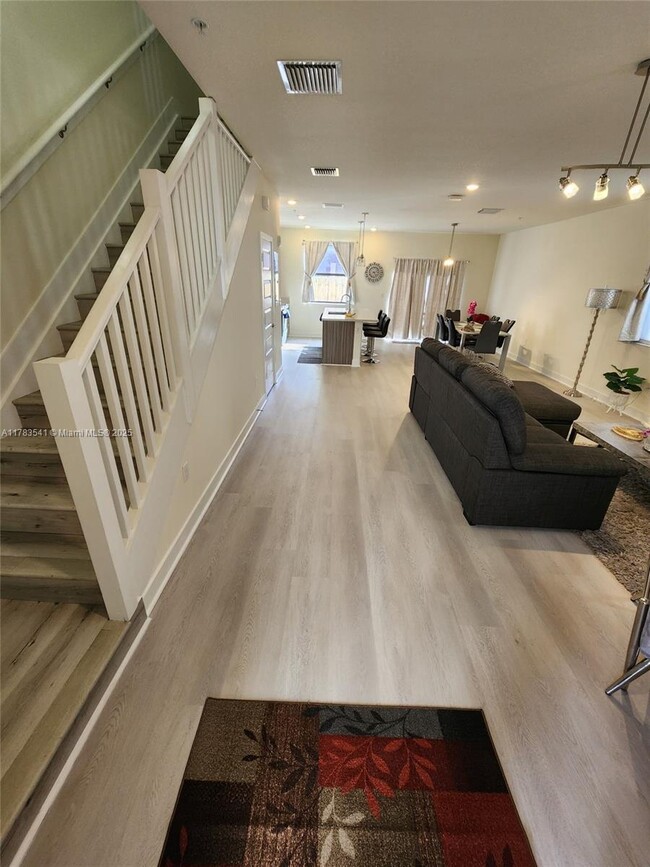 Foto del edificio - 10407 NW 82nd St