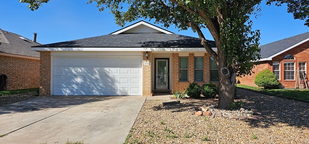 Primary Photo - Beautiful 3 bedroom, 2 bath home for rent