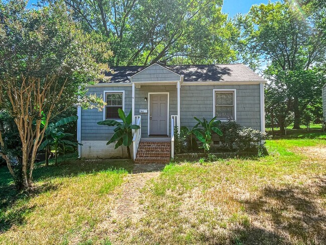 Foto del edificio - Charming bungalow 2 Bedrooms, 1 Bathroom in Winston Salem