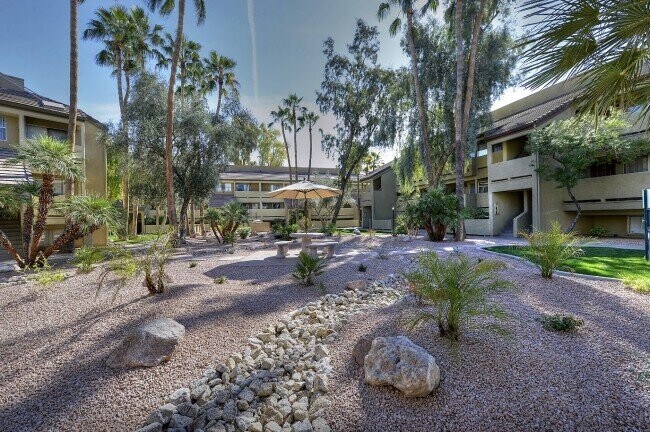 Foto del edificio - 1331 W Baseline Rd
