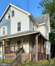 Building Photo - 348 Morris St