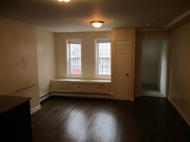 Building Photo - 54 Union St