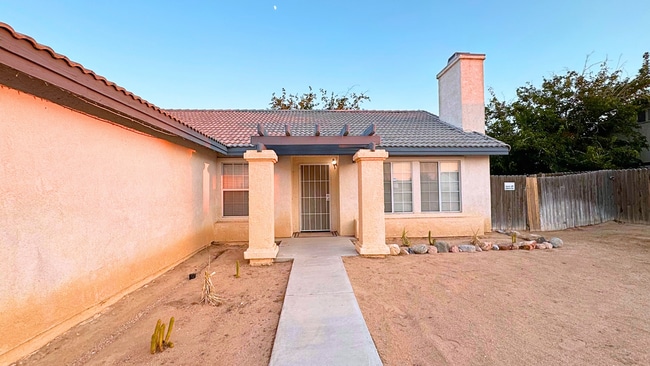 Building Photo - 10172 Evelyn Ave
