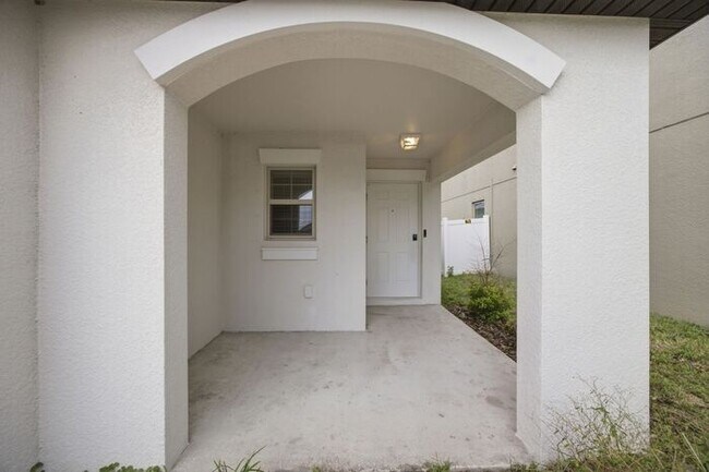 Building Photo - Riverview