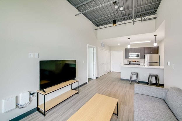 Building Photo - Lofton