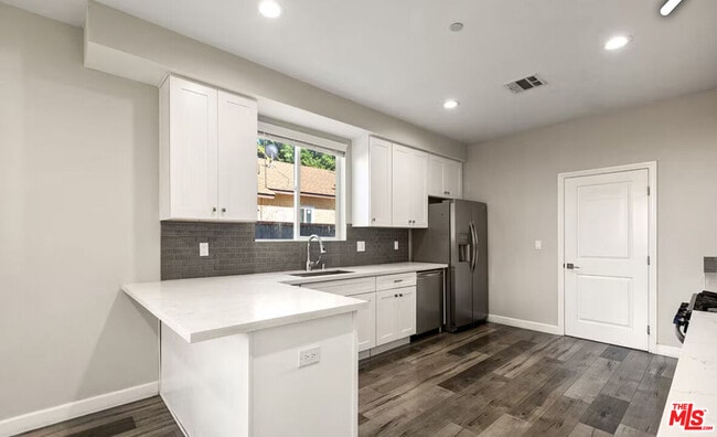 Foto del edificio - 14528 Killion St