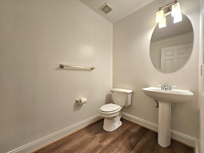 Foto del edificio - 315 Hearthstone Mews