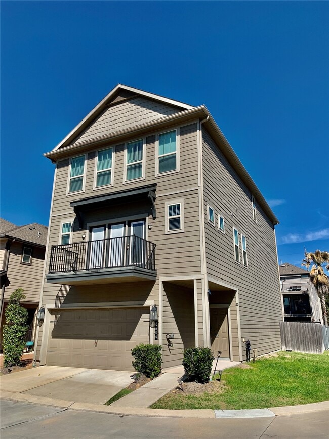 Building Photo - 8604 Cedardale Park Dr