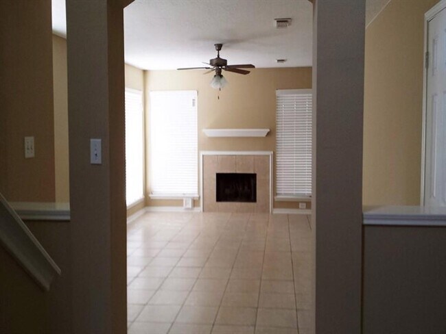 Building Photo - 16111 Indian Cypress Dr