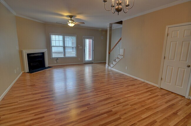 Building Photo - Light, Bright Governor's Village Townhome