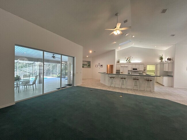 Foto del edificio - 10259 N Lupi Point