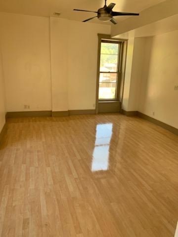 Foto del edificio - 119 E Oak St