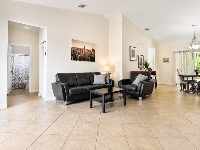 Foto del edificio - 15834 SW 147th St