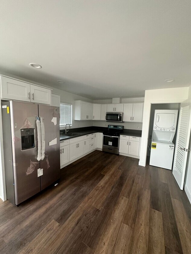 Primary Photo - 2015-2019 Burroughs Street