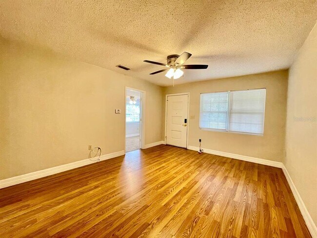 Foto del edificio - 6726 N 11th St