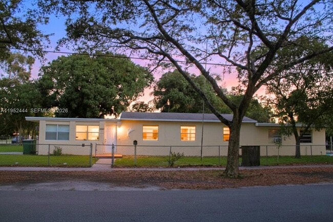 Foto del edificio - 12885 NW 16th Ave