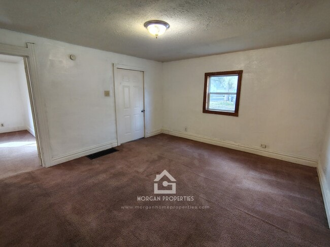 Building Photo - 2304 Hendricks St