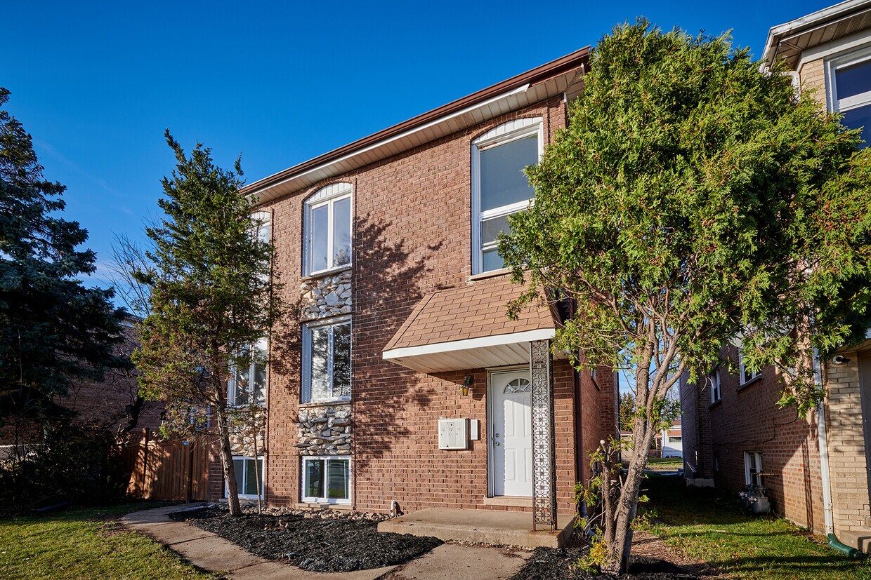 8116 W Dempster St Unit 2, Niles, IL 60714 Condo for Rent in Niles