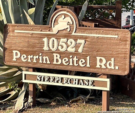 Foto del edificio - 10527 Perrin Beitel Rd