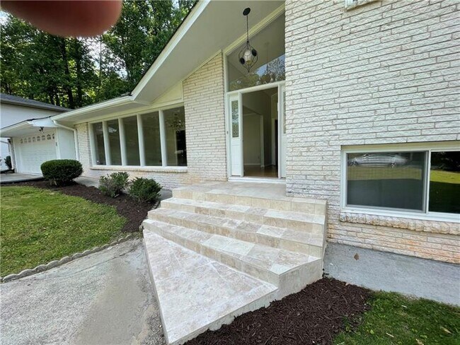 Foto del edificio - 1518 High Haven Ct NE