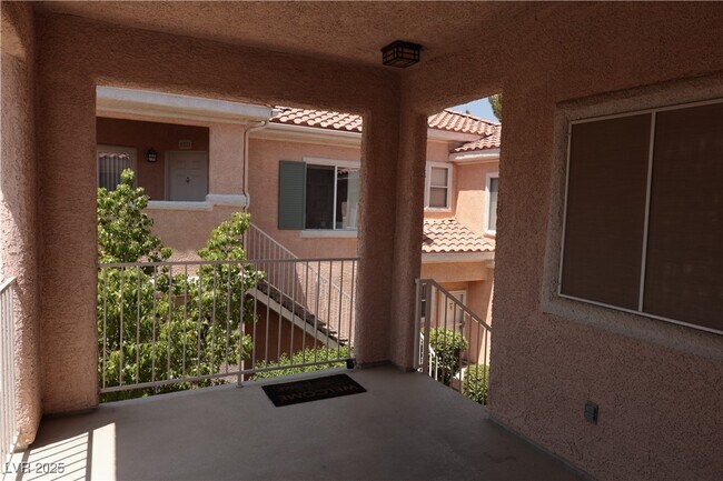 Foto del edificio - 251 S Green Valley Pkwy