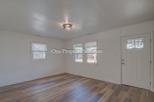 Foto del edificio - 825 E 14th Ave