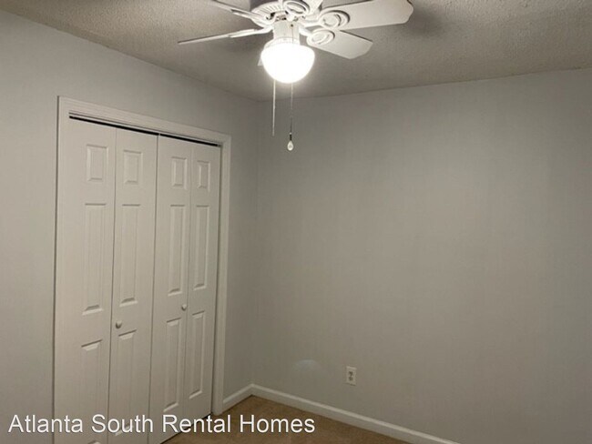 Building Photo - 4 br, 2.5 bath House - 645 North Fairfield...