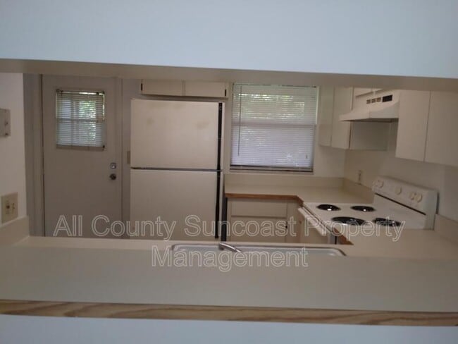 Foto del edificio - 12039 117th St N