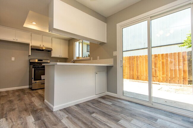 Building Photo - 1785 W North Bear Creek Dr