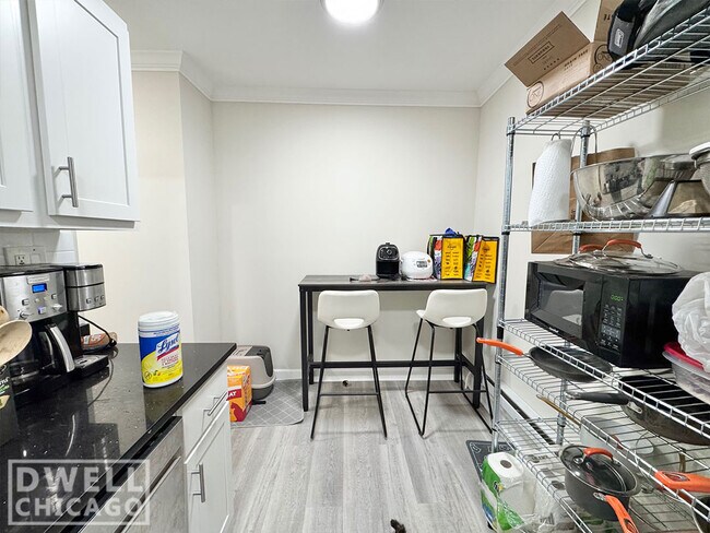 Foto del edificio - 839 W Cornelia Ave