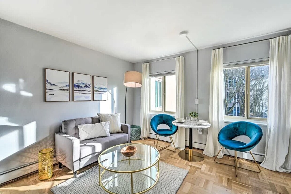 Foto principal - 1400 Hubbell Pl