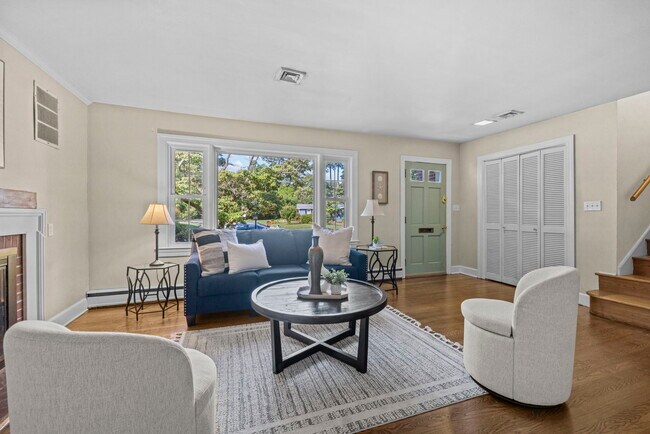 Foto del edificio - 12 Meadow Dr