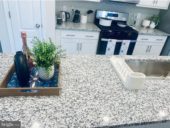 Foto del edificio - 2729 Lanham Hill Cir