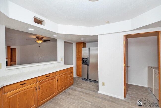 Building Photo - 2136 S 14th Ave