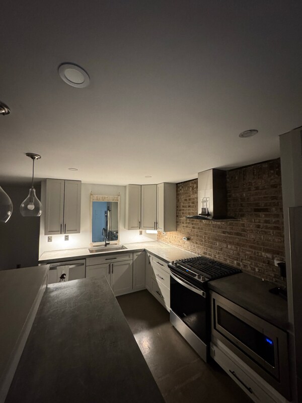 Foto del edificio - 869 Starr Hill Rd