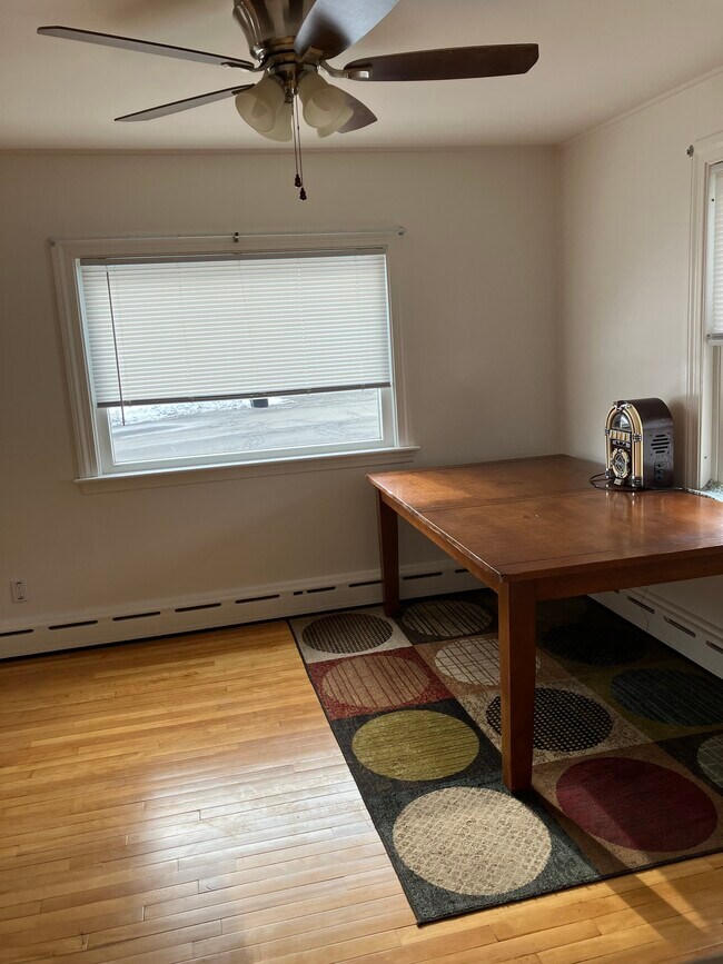 Comedor - 7 Park Ave